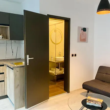 888 Apartment Нови-Сад Экстерьер фото