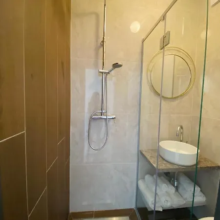 888 Apartment Нови-Сад Экстерьер фото