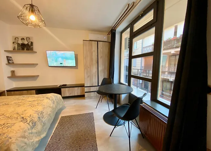 888 Apartment