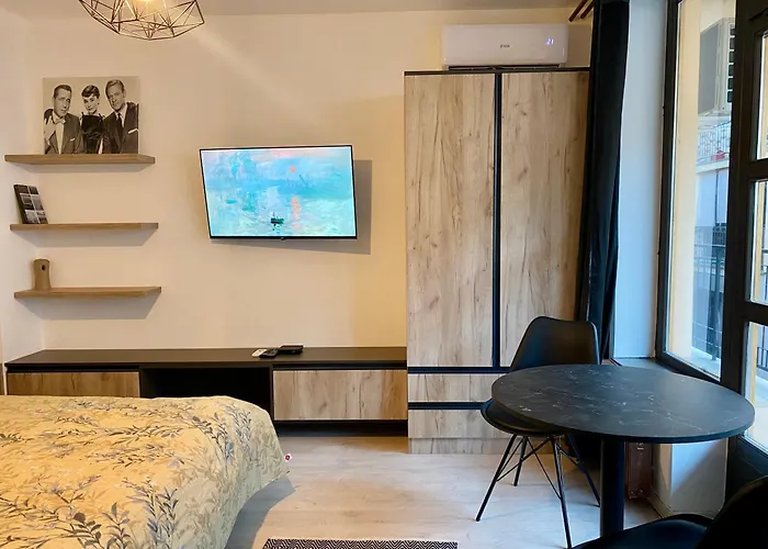 888 Apartment