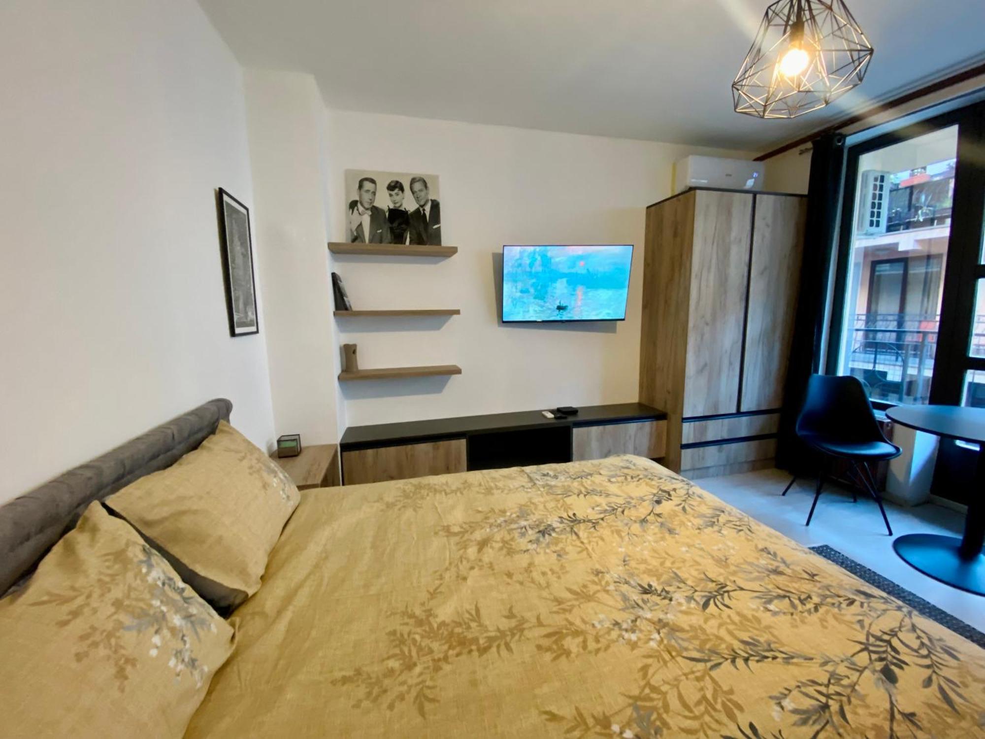 888 Apartment